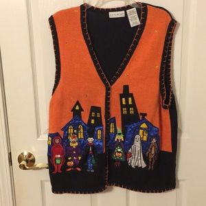 Women’s white stag Halloween orange vest. Size XL